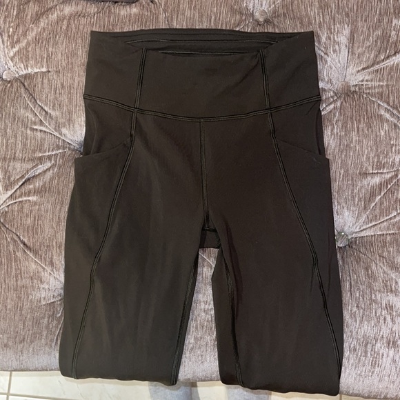 Lulu lemon leggings - Picture 4 of 4